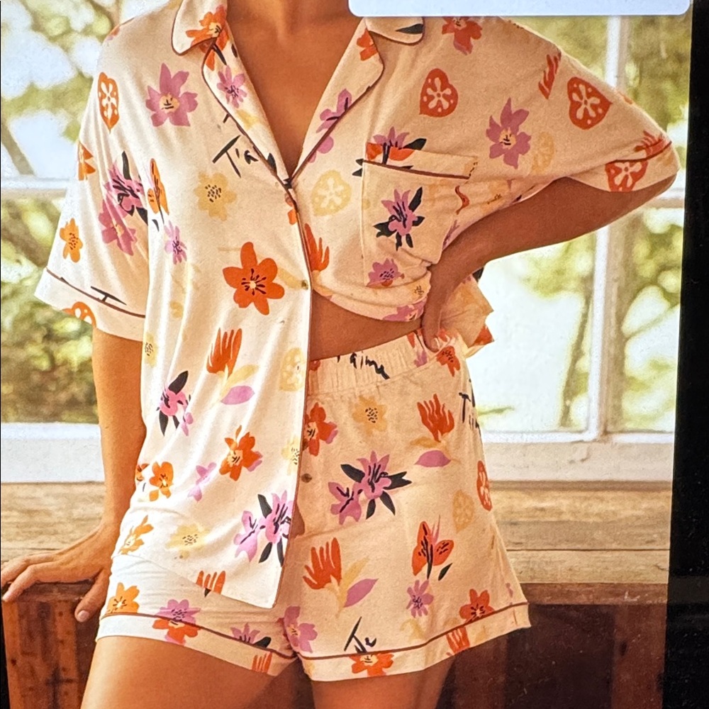 The LyreBird ModaLuxe Pajama Shorts - Picture 4 of 4
